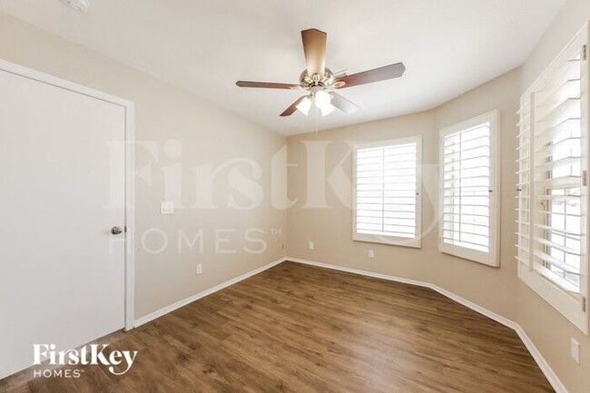 Building Photo - 2222 N 90th Ln