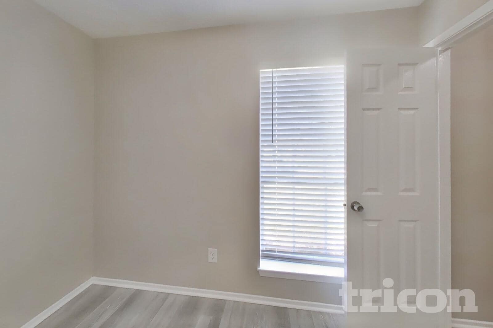 Building Photo - 3815 Regency Dr