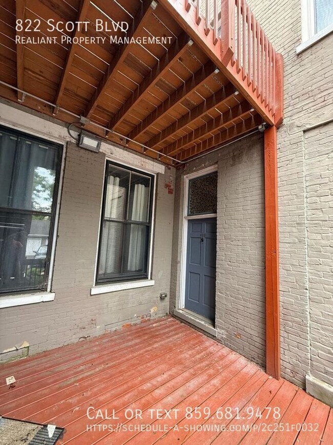 Building Photo - 822 Scott St