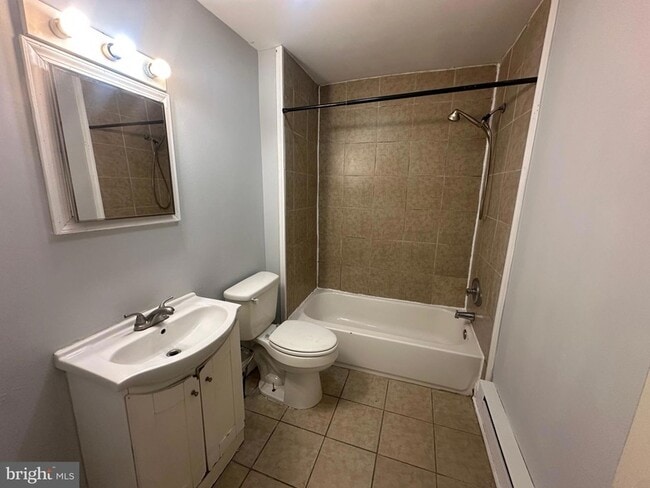 Building Photo - 609 N Wilton St