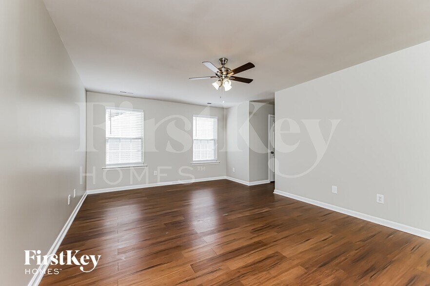 Building Photo - 6221 Elderbush Dr