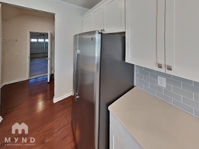 Building Photo - 776 River Park Road