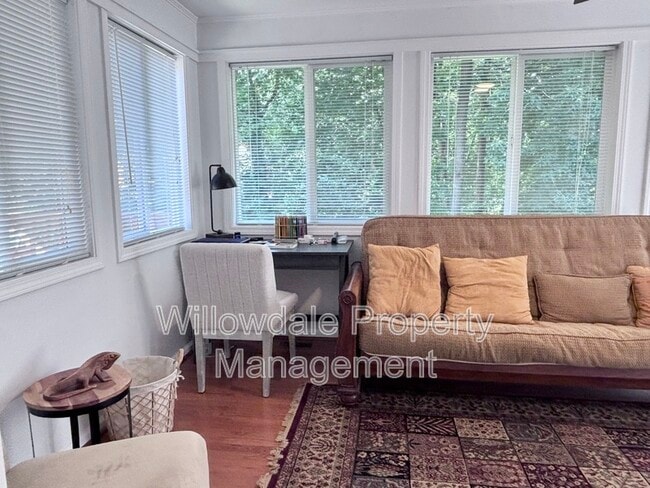 Building Photo - 305 Silvercliff Trail