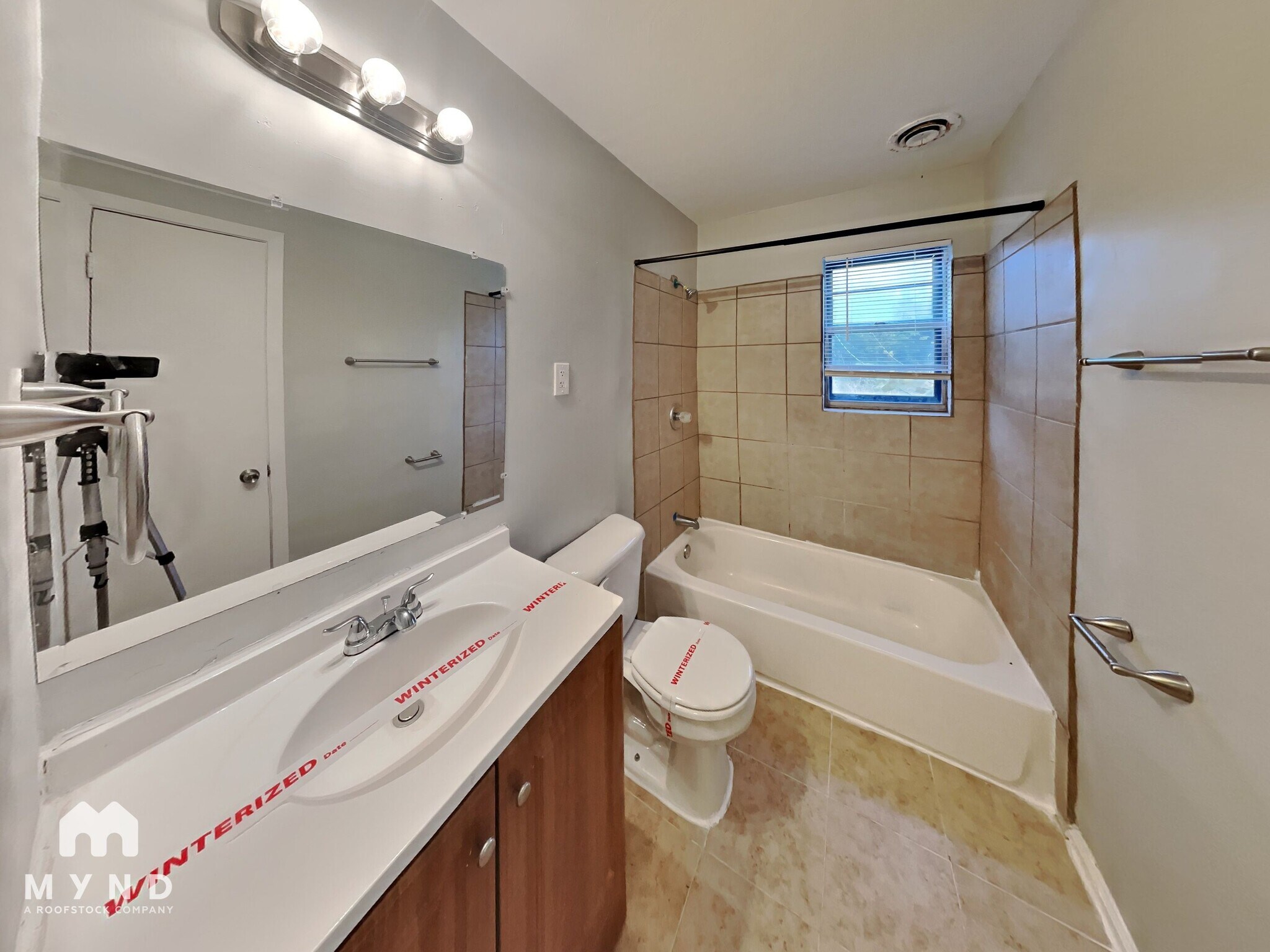 Building Photo - 4193 Deerland St