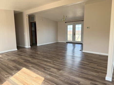Open floor plan - 801 Box Canyon Rd