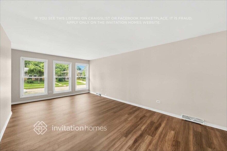 Building Photo - 16460 Roy St