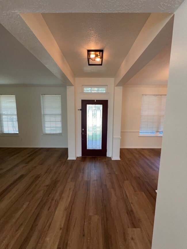 Building Photo - 8826 Burleson Ct