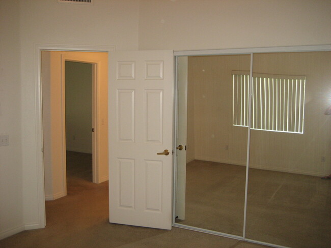 Building Photo - GREAT 4-Bedroom in La Quinta Cove