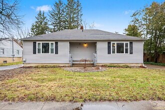 Building Photo - 1 Bedroom Rental Duplex in Midland- $1000/month