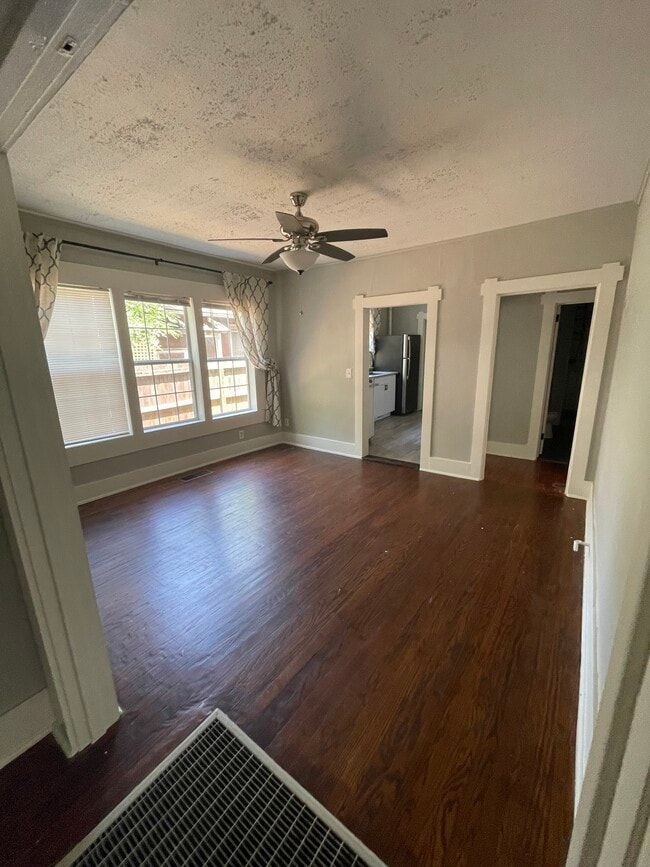 Building Photo - 1325 S Elwood Ave