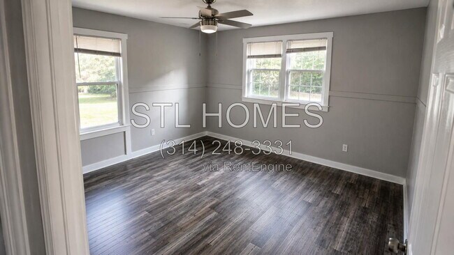Building Photo - 314 Clubview Dr