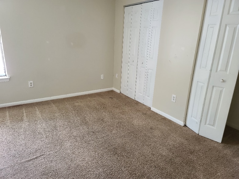 Building Photo - 441 Hickory Hill Dr