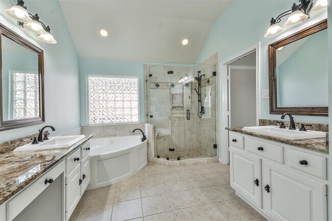 Building Photo - 16722 Coyotillo Ln