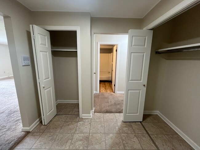 Building Photo - 7271 Beacon Hill Dr