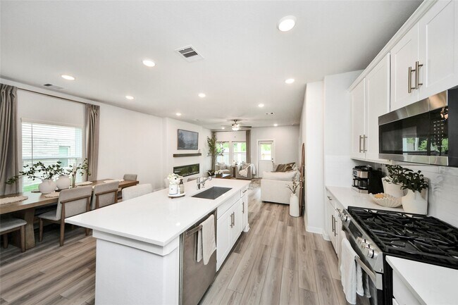 Building Photo - 8646 Blueberry Ash St