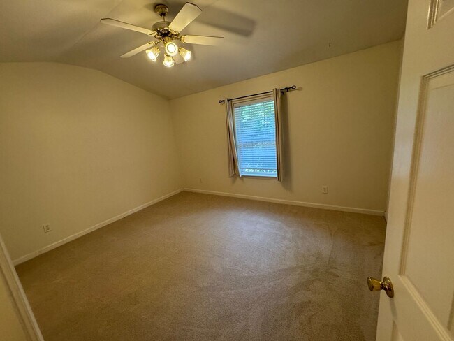 Building Photo - Great Franklin Condo in Hardison Hills!