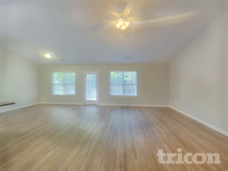 Building Photo - 3216 Laurenfields Way