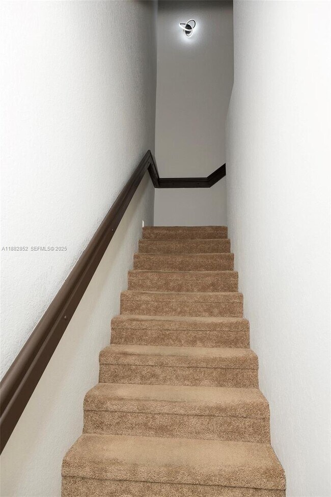 Building Photo - 5662 Enclave Pl