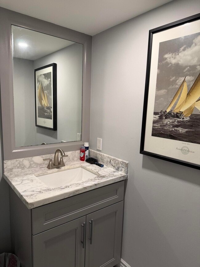 Building Photo - 387 Mansfield I