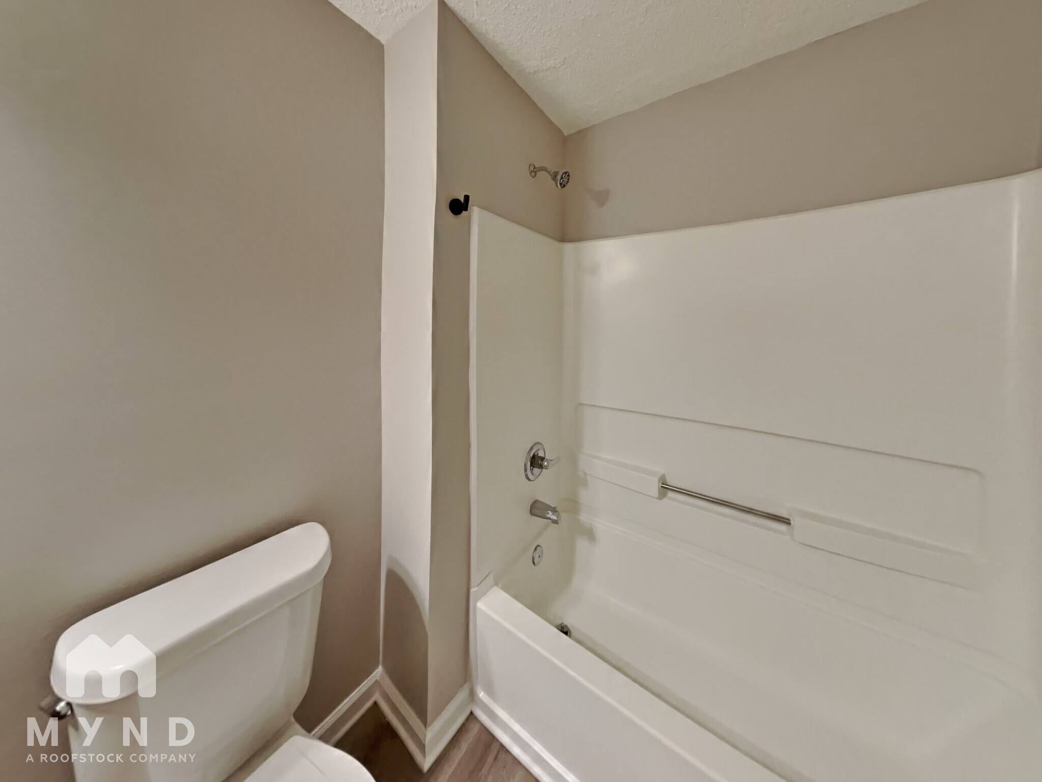 Building Photo - 203 Peachtree Glen Dr