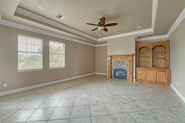 Building Photo - Amazing Home in Desirable Location