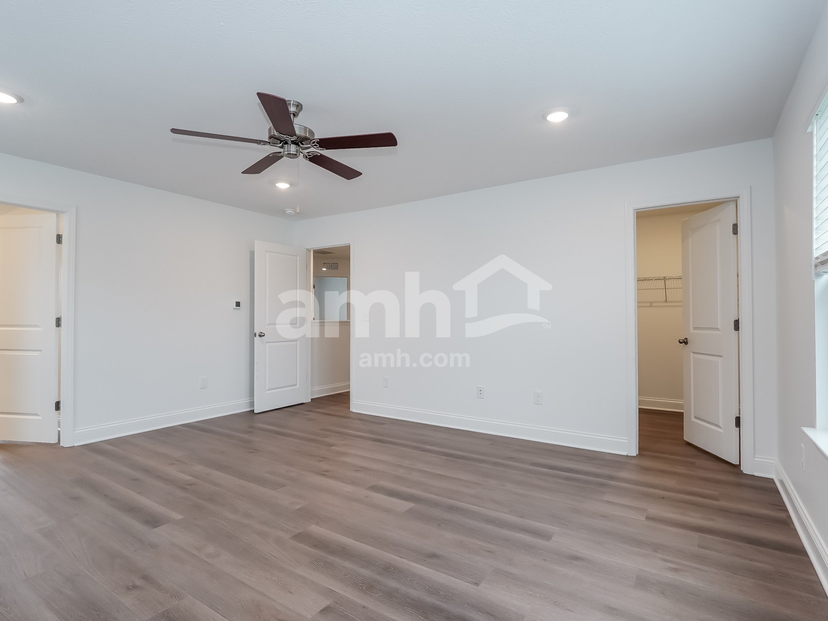 Building Photo - 406 Golden Maple Pl