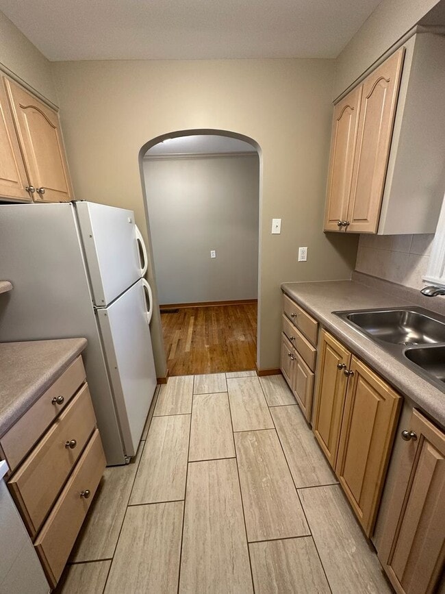 Building Photo - 1430 Staub Ct NE