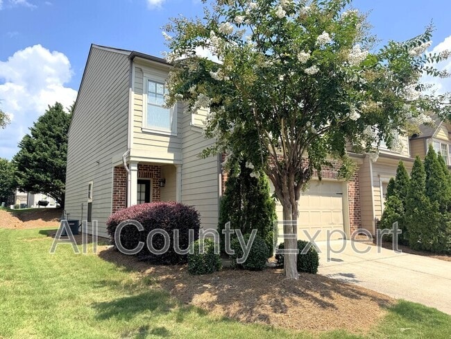 Building Photo - 1065 Township Cir