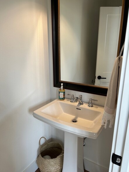 Building Photo - 348 N Fletcher Ave