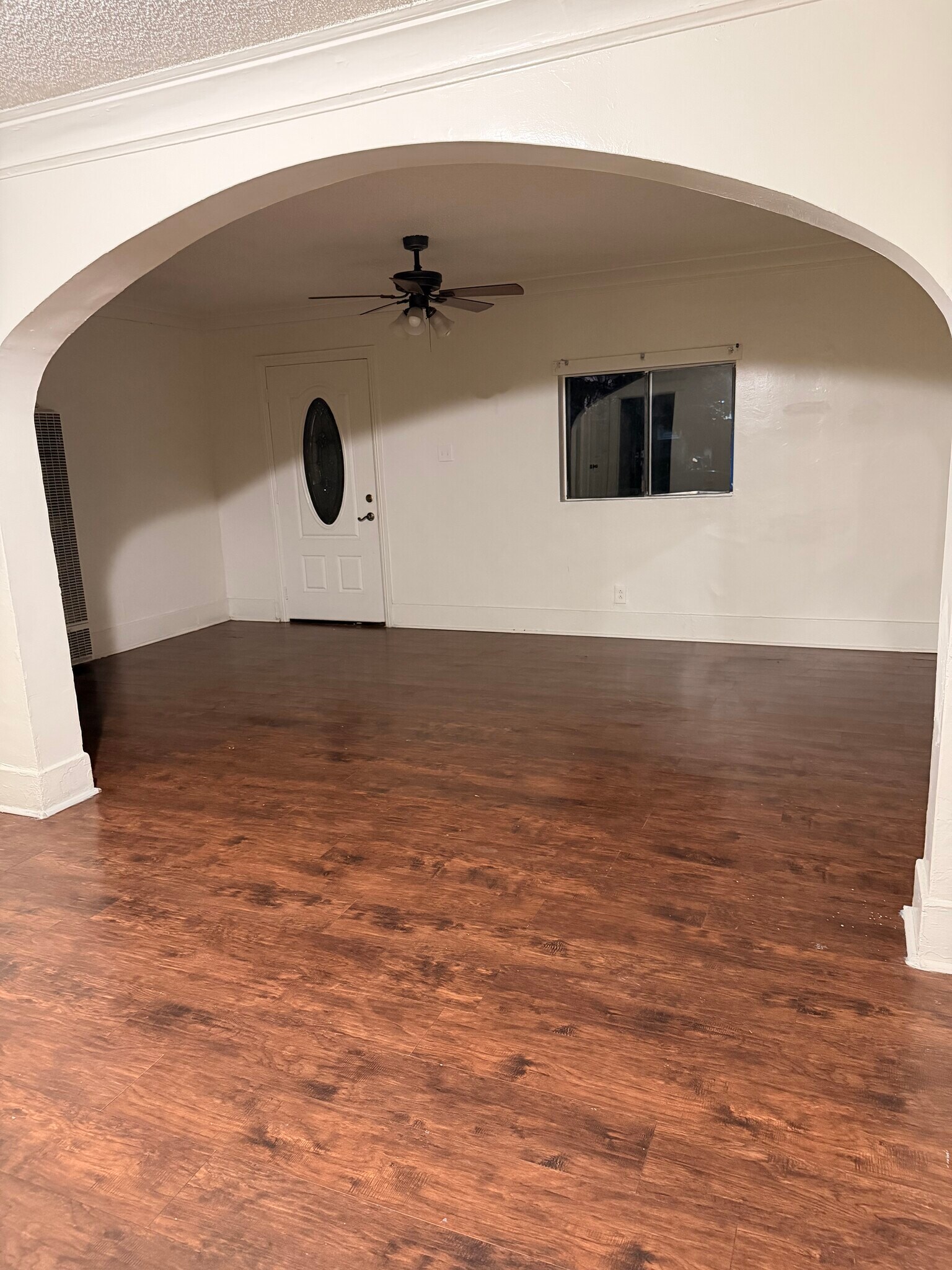 Building Photo - 632 W 78th St