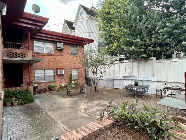 Primary Photo - 1411 Indiana St