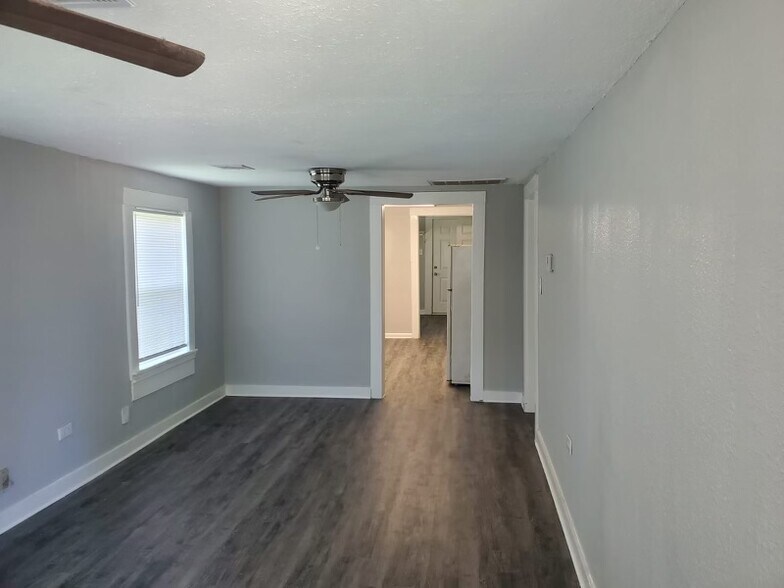 Building Photo - 6218 Woodrow St