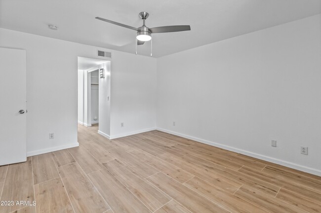 Building Photo - 860 N McQueen Rd
