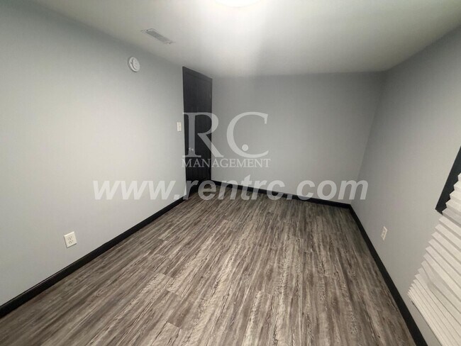 Building Photo - 638 McNeil-E