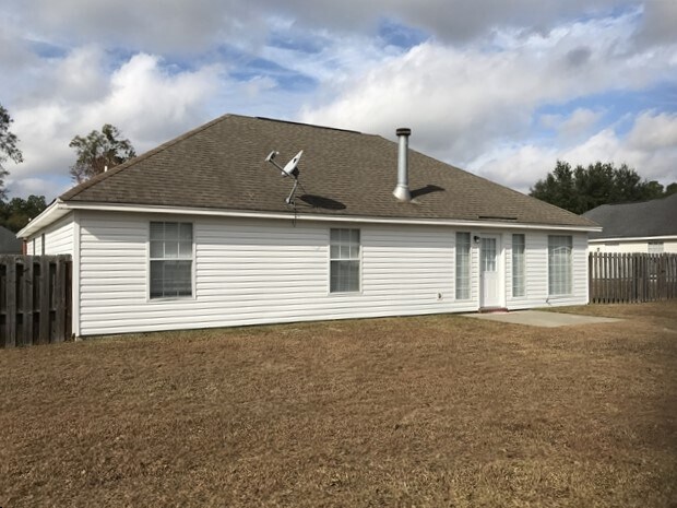 Building Photo - 14 Stoney Hill Rd