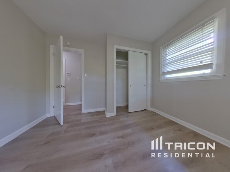 Building Photo - 4142 Pine Valley Dr