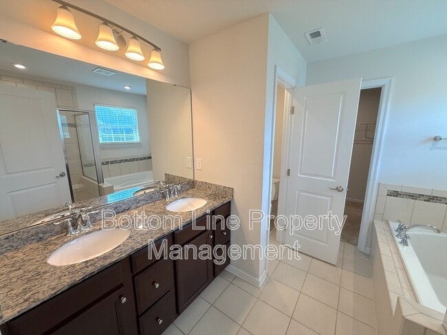 Building Photo - 1524 Bailiff Ct SW