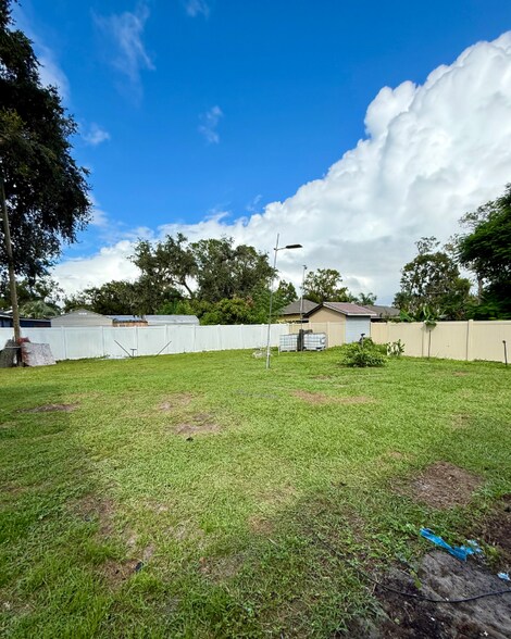 Building Photo - 108 Burchwood Ave