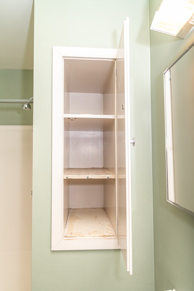 Building Photo - 116 N Union Ave