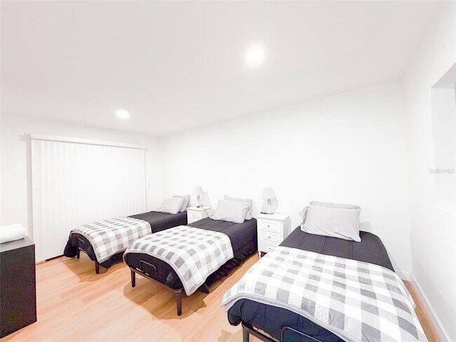 Building Photo - 10246 Turkey Lake Rd