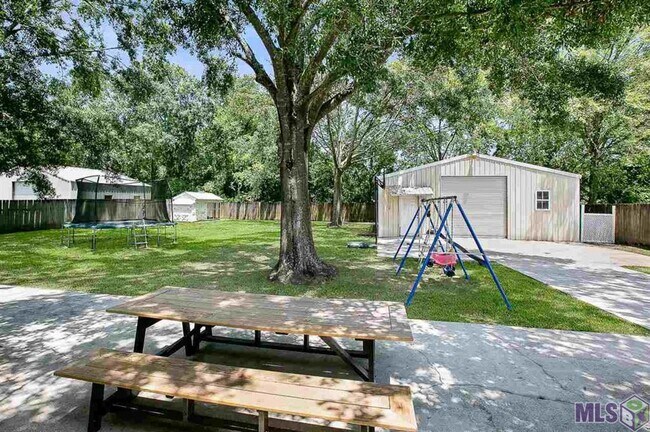 Building Photo - Home for lease