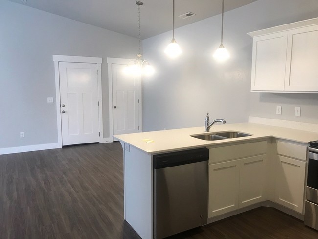 Building Photo - 14648 McKellen Dr
