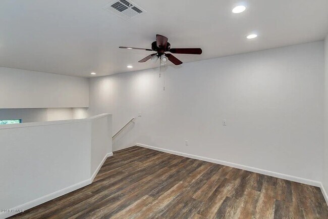 Building Photo - Renaissance Park Condo - Updated Penthouse...