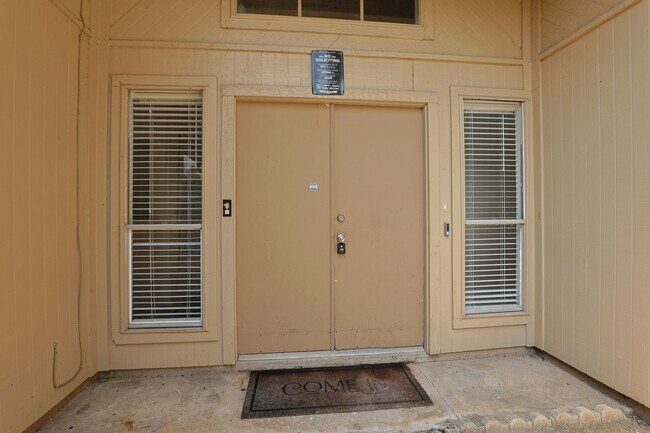 Building Photo - 22318 Fincastle Dr