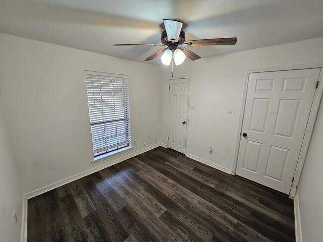 Building Photo - 8857 LA-111