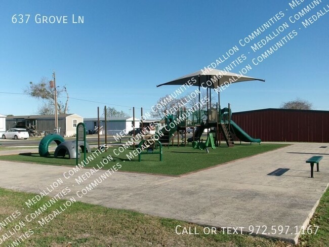 Building Photo - 637 Grove Ln