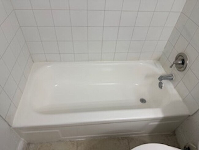 Building Photo - Large two bedroom condo