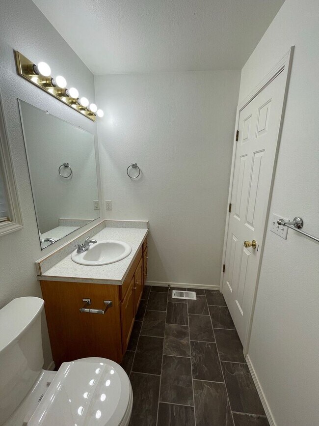 Building Photo - 3 Bedroom, 2.5 Bath Single Family Home
