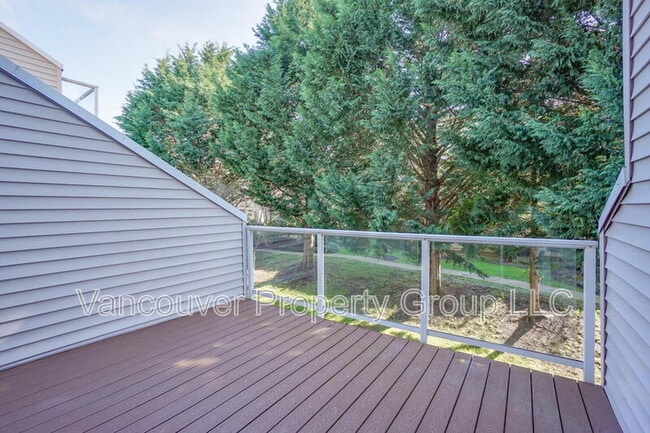 Building Photo - 8717 NE 17th St