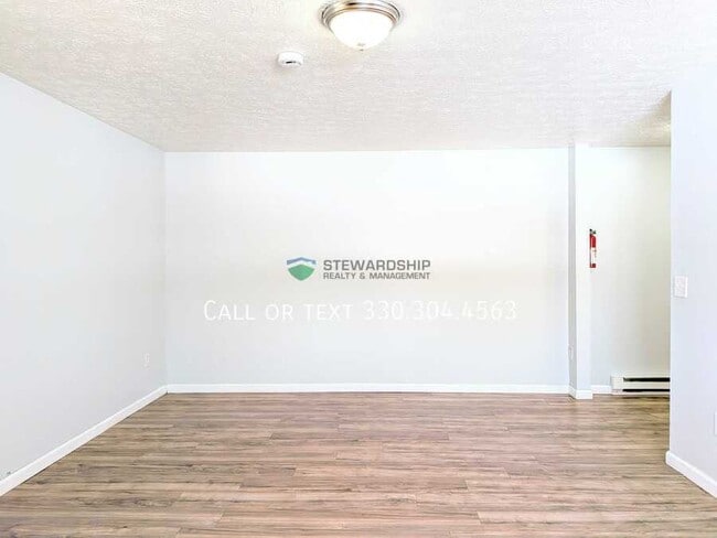 Building Photo - 1111 N Elm St